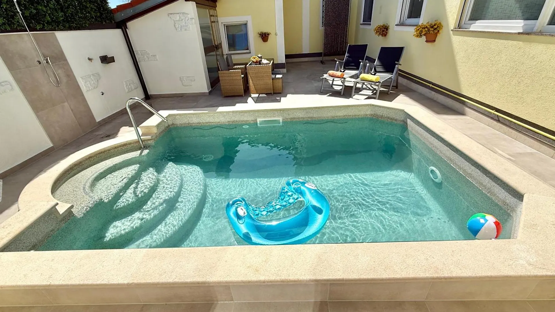 Poolside Studio Fazana Apartment