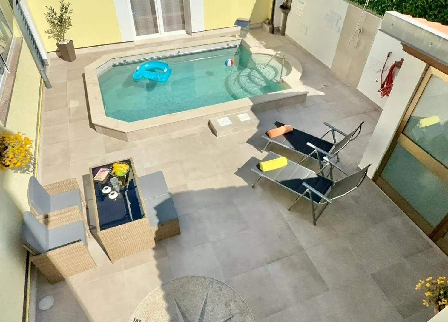 Poolside Studio location